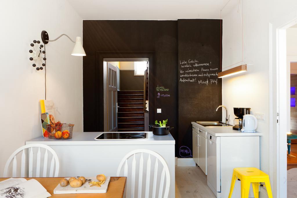 Design Apartments "Hier War Goethe Nie" Weimar  Bilik gambar